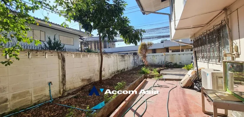5  3 br House For Rent in Ratchadaphisek ,Bangkok MRT Rama 9 AA32953
