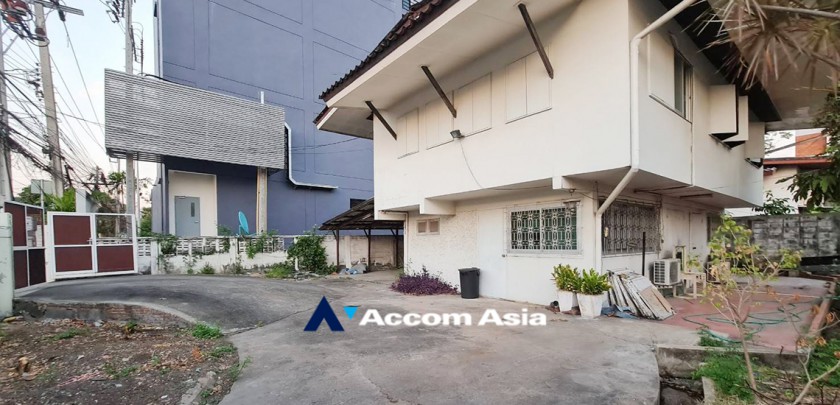  1  3 br House For Rent in Ratchadaphisek ,Bangkok MRT Rama 9 AA32953