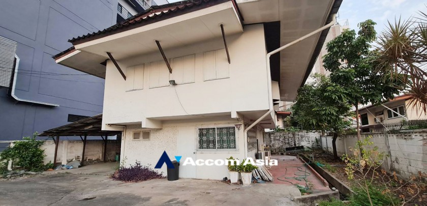  2  3 br House For Rent in Ratchadaphisek ,Bangkok MRT Rama 9 AA32953