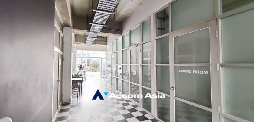 6  Studio Warehouse For Sale in Sukhumvit ,Bangkok BTS Phra khanong AA32963