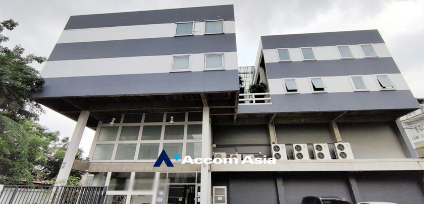  2  Studio Warehouse For Sale in Sukhumvit ,Bangkok BTS Phra khanong AA32963