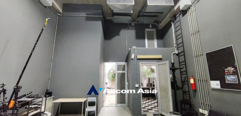 13  Studio Warehouse For Sale in Sukhumvit ,Bangkok BTS Phra khanong AA32963