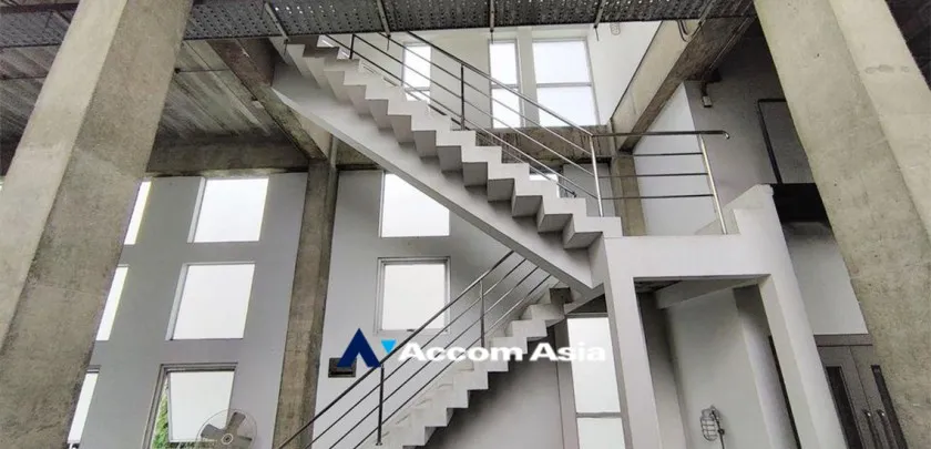  1  Studio Warehouse For Sale in Sukhumvit ,Bangkok BTS Phra khanong AA32963