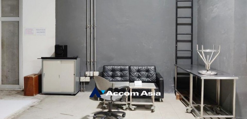 4  Studio Warehouse For Sale in Sukhumvit ,Bangkok BTS Phra khanong AA32963