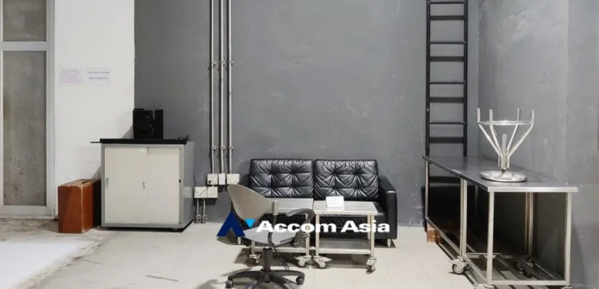 unit Studio  Warehouse For Sale in Sukhumvit, Bangkok  near BTS Phra khanong (AA32963)