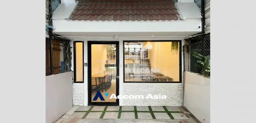 unit 4 Bedrooms  Shophouse For Sale in Bang Na, Bangkok  near BTS Udomsuk (AA32964)