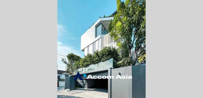  1  3 br House For Sale in Sukhumvit ,Bangkok BTS Ekkamai AA32965