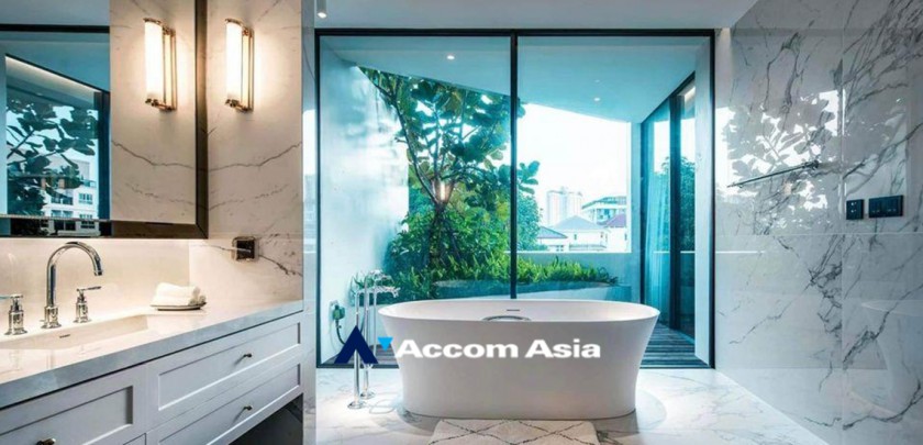 8  3 br House For Sale in Sukhumvit ,Bangkok BTS Ekkamai AA32965
