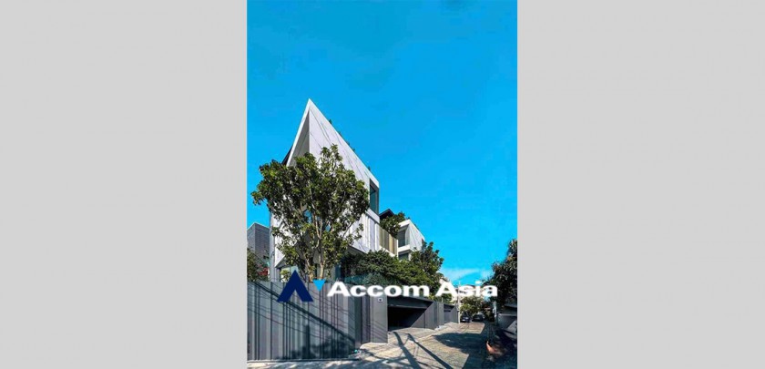 9  3 br House For Sale in Sukhumvit ,Bangkok BTS Ekkamai AA32965