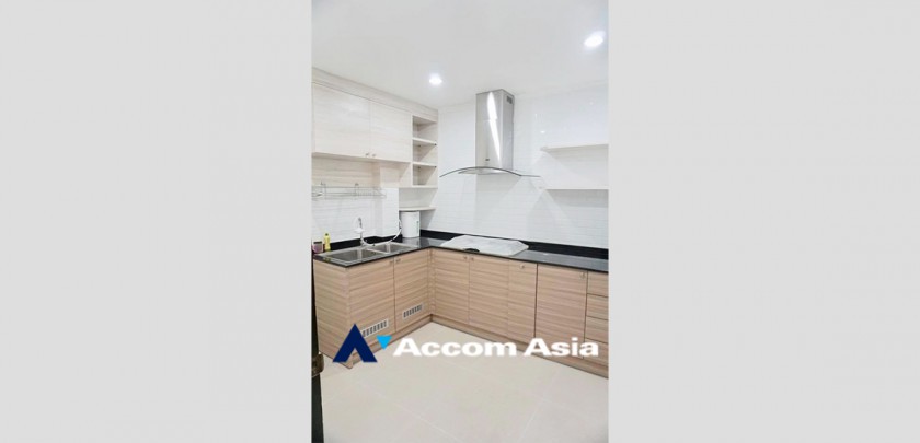 4  3 br House for rent and sale in Pattanakarn ,Bangkok ARL Ramkhamhaeng AA32977