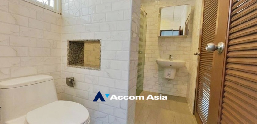 7  3 br House for rent and sale in Pattanakarn ,Bangkok ARL Ramkhamhaeng AA32977