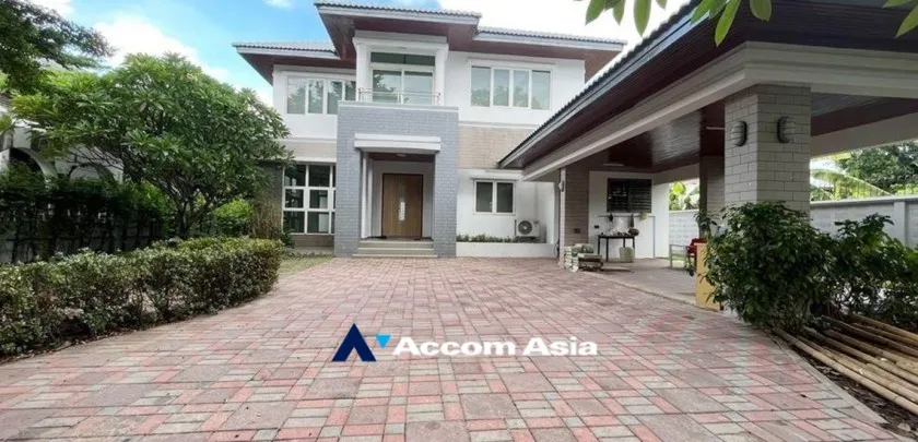 unit 4 Bedrooms  House For Rent & Sale in Phaholyothin, Bangkok  near MRT Lat Phrao (AA32978)