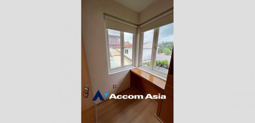 10  4 br House for rent and sale in Phaholyothin ,Bangkok MRT Lat Phrao AA32978