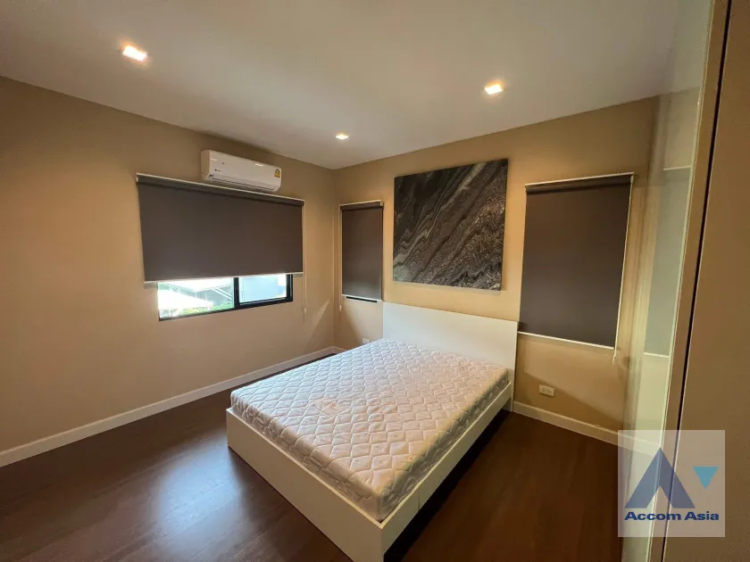 12  4 br House for rent and sale in Samutprakan ,Samutprakan  at House in Compound AA32980