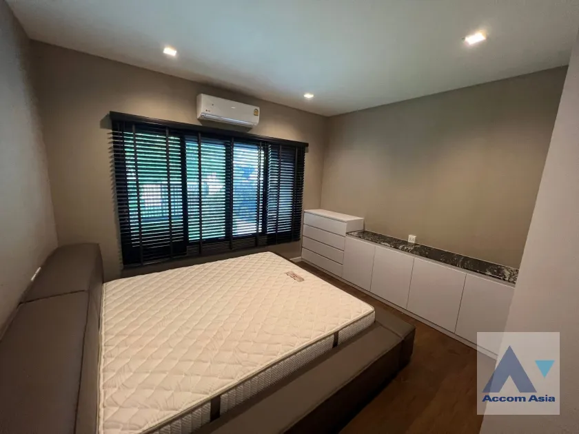 11  4 br House for rent and sale in Samutprakan ,Samutprakan  at House in Compound AA32980
