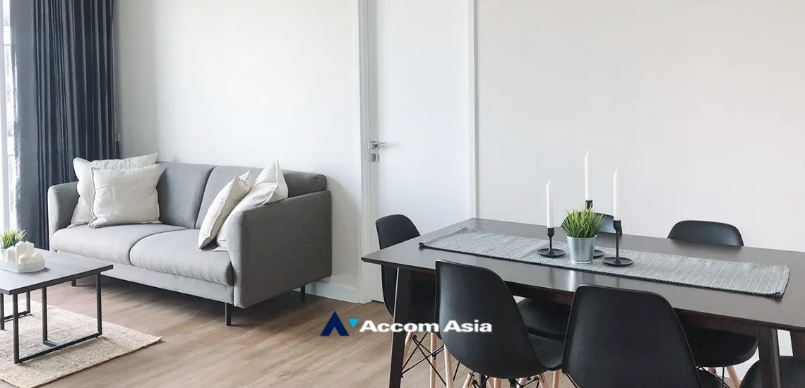 unit 2 Bedrooms  Condominium For Rent in Charoen Nakhon, Bangkok  near BTS Pho Nimit (AA32982)