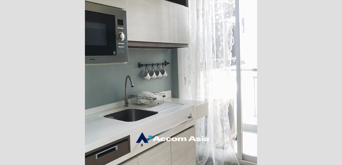  1  2 br Condominium For Rent in Charoen Nakhon ,Bangkok BTS Pho Nimit at The room Sathorn Taksin AA32982