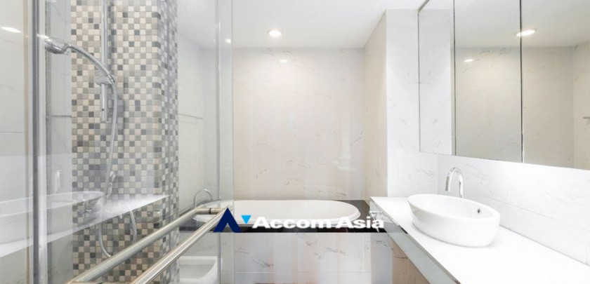 13  2 br Condominium for rent and sale in Silom ,Bangkok BTS Sala Daeng - MRT Silom at The Legend Saladaeng AA32984