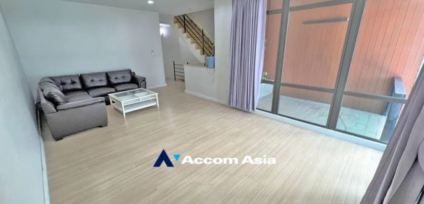 unit 3 Bedrooms  Townhouse For Rent in Samutprakan, Samutprakan  near BTS Bang Na (AA32986)