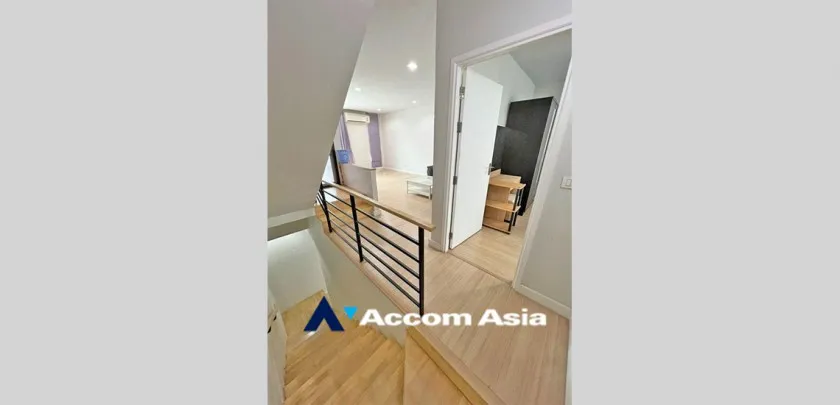 7  3 br Townhouse For Rent in Samutprakan , BTS Bang Na at Plex Bangna AA32986