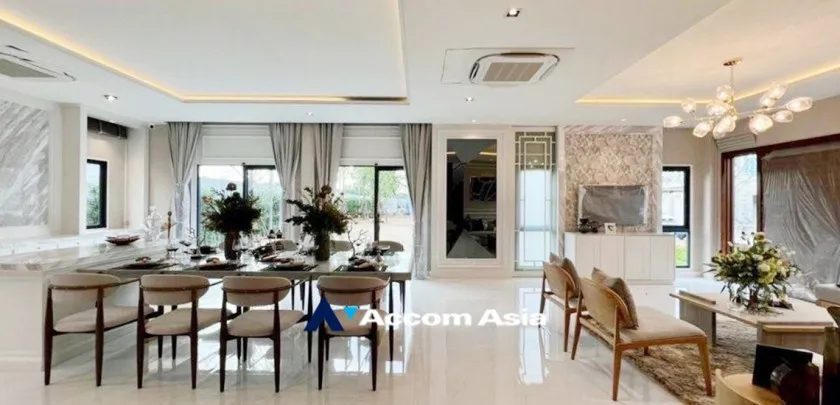 unit 5 Bedrooms  House For Sale in Bang Na, Bangkok  near BTS Bang Na (AA32992)