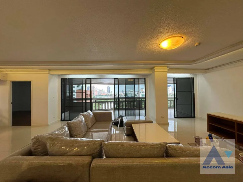  1  3 br Apartment For Rent in Ploenchit ,Bangkok BTS Ratchadamri at High rise and Peaceful AA33015