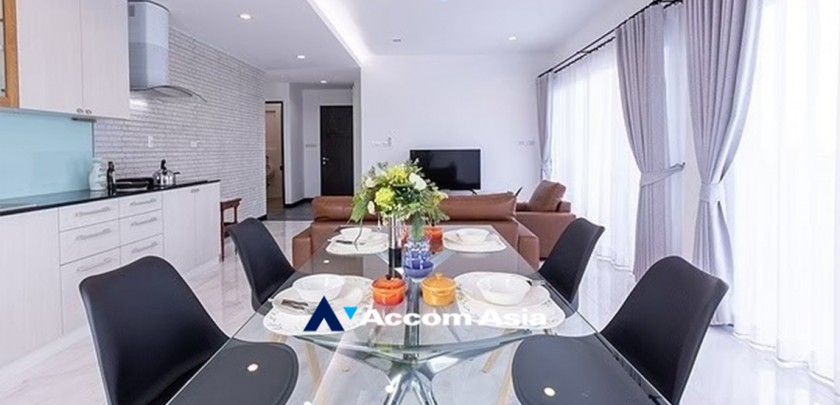 10  3 br Apartment For Rent in Sukhumvit ,Bangkok BTS Punnawithi at Apartment complex in Bangkok AA33042