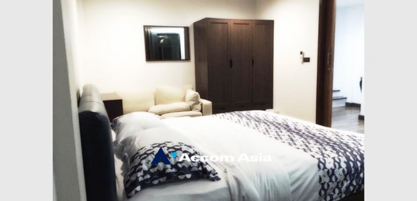 9  3 br Townhouse for rent and sale in Silom ,Bangkok BTS Chong Nonsi AA33103