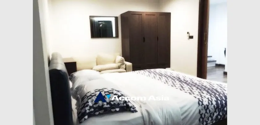 9  3 br Townhouse for rent and sale in Silom ,Bangkok BTS Chong Nonsi AA33103