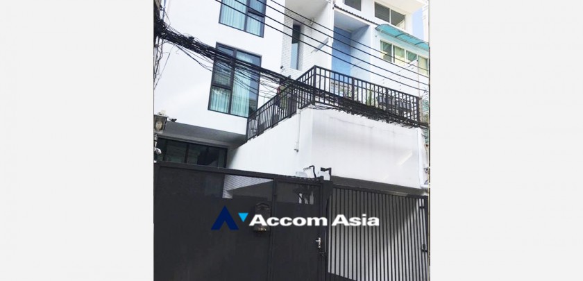  1  3 br Townhouse for rent and sale in Silom ,Bangkok BTS Chong Nonsi AA33103