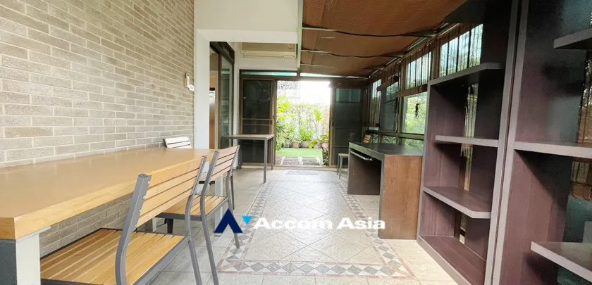  1  3 br Condominium For Rent in Ploenchit ,Bangkok BTS Ploenchit at Ruamrudee Garden House AA33111