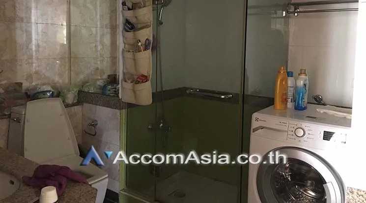 unit 1 Bedroom  Condominium For Sale in Sukhumvit, Bangkok  near BTS Asok - MRT Sukhumvit (24730)