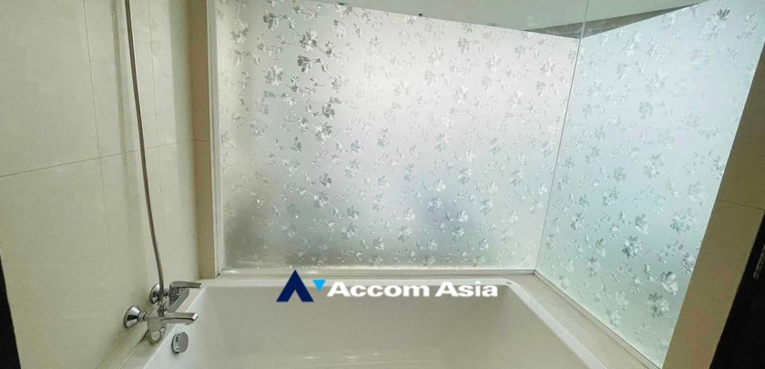 10  1 br Condominium For Sale in Sukhumvit ,Bangkok BTS Phra khanong at Sky Walk Condominium AA33114