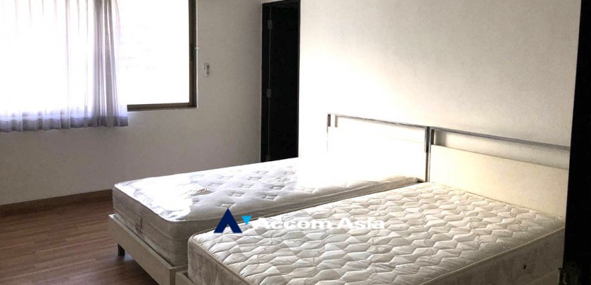 6  3 br Apartment For Rent in Sukhumvit ,Bangkok MRT Sukhumvit - BTS Asok at Family Apartment with Lake View AA33117