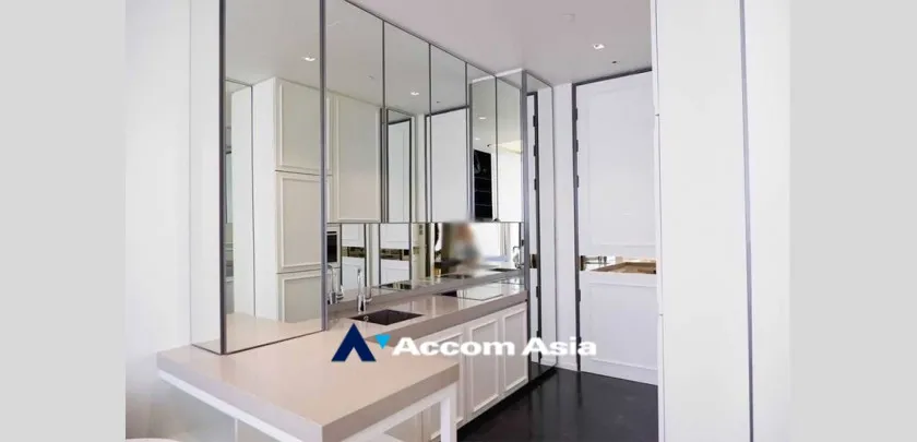 unit 1 Bedroom  Condominium For Rent in Ploenchit, Bangkok  near BTS Chitlom (AA33125)