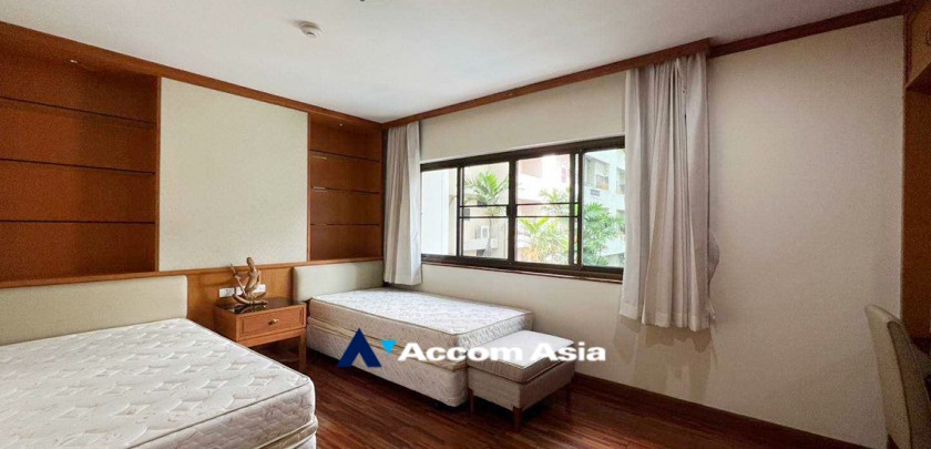4  2 br Apartment For Rent in Sathorn ,Bangkok BTS Chong Nonsi at Cozy Low-rise Apartment in Sathorn, Walk to BTS 6 mins. AA33148