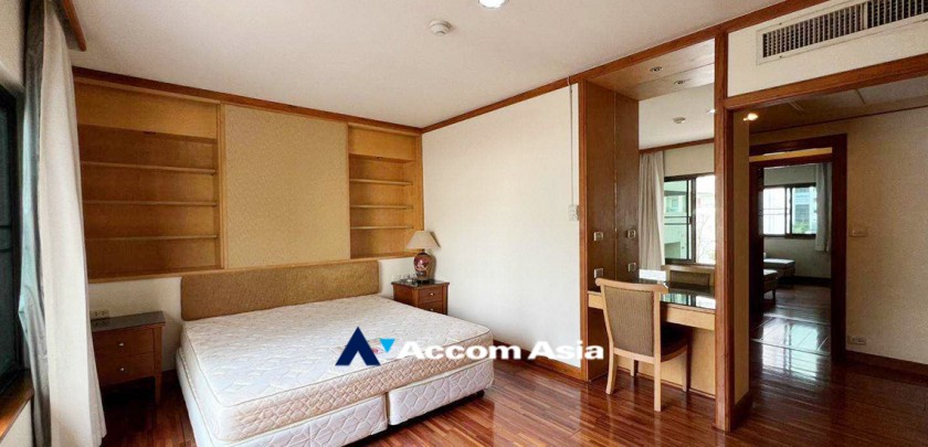 6  2 br Apartment For Rent in Sathorn ,Bangkok BTS Chong Nonsi at Cozy Low-rise Apartment in Sathorn, Walk to BTS 6 mins. AA33148