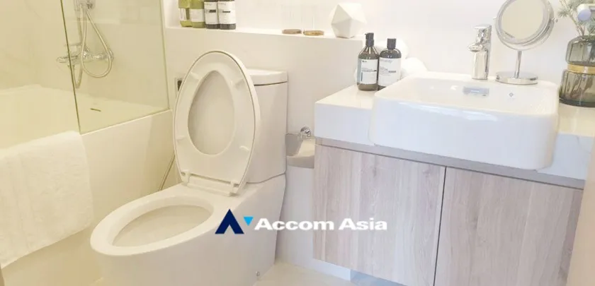 unit 1 Bedroom  Condominium For Rent in Sukhumvit, Bangkok  near BTS Asok - MRT Sukhumvit (AA33156)