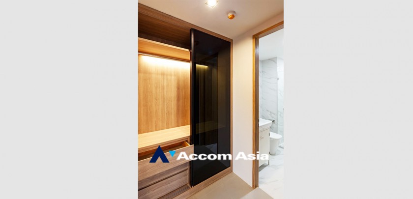 5  1 br Apartment for rent and sale in Ploenchit ,Bangkok MRT Lumphini at Cozy Style with Good Surrounding AA33175