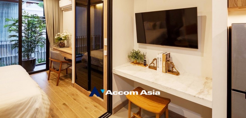 5  Studio Apartment for rent and sale in Ploenchit ,Bangkok MRT Lumphini at Cozy Style with Good Surrounding AA33176