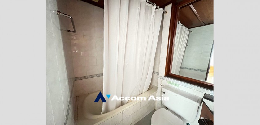 12  2 br Apartment For Rent in Sathorn ,Bangkok BTS Chong Nonsi at Thai Colonial Style AA33181
