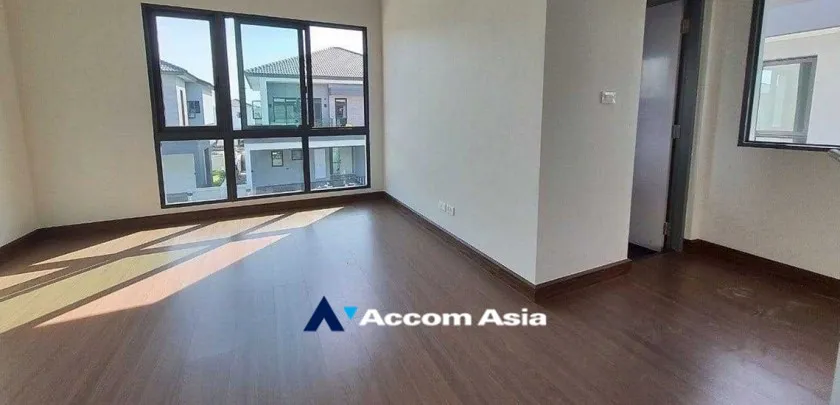 unit 4 Bedrooms  House For Sale in Samutprakan, Samutprakan  near BTS Bang Na (AA33188)