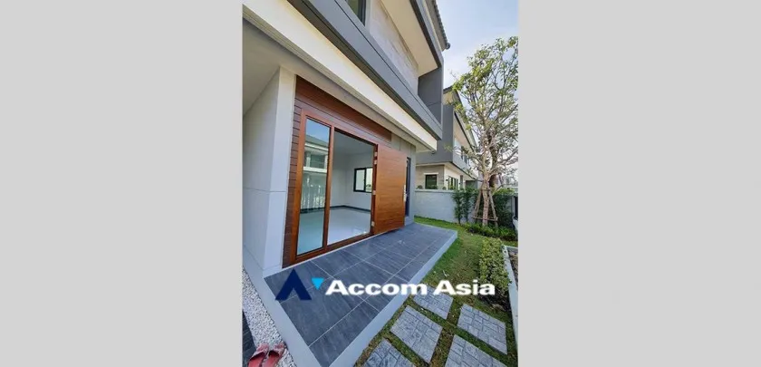 unit 4 Bedrooms  House For Sale in Samutprakan, Samutprakan  near BTS Bang Na (AA33190)