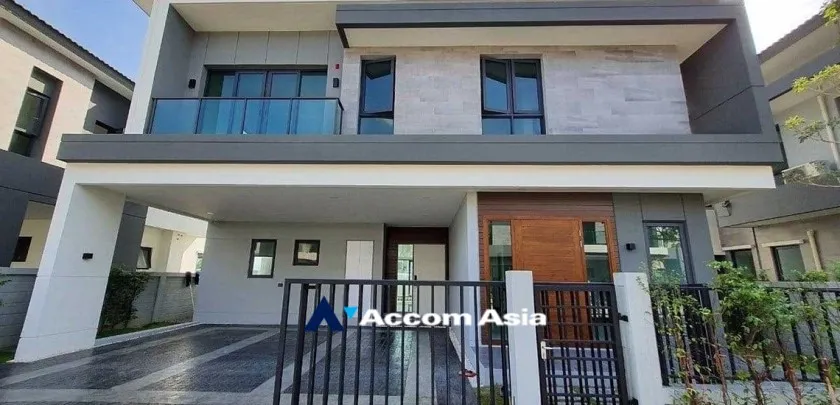 unit 4 Bedrooms  House For Sale in Samutprakan, Samutprakan  near BTS Bang Na (AA33190)