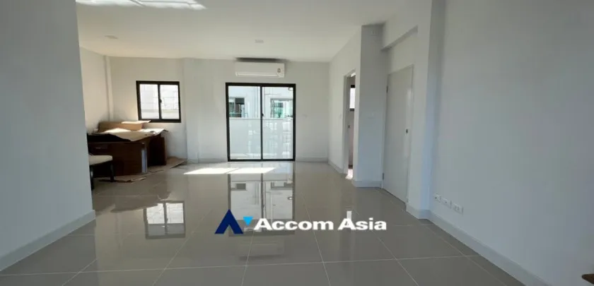 unit 3 Bedrooms  Townhouse For Sale in Samutprakan, Samutprakan  (AA33199)