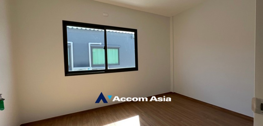 9  3 br Townhouse For Sale in Samutprakan ,Samutprakan  at House AA33199