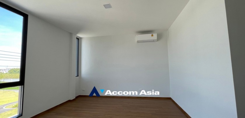 7  3 br Townhouse For Sale in Samutprakan ,Samutprakan  at House AA33199