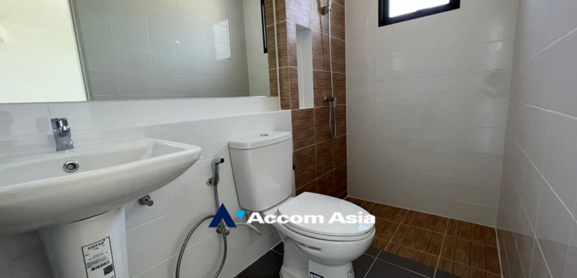11  3 br Townhouse For Sale in Samutprakan ,Samutprakan  at House AA33199