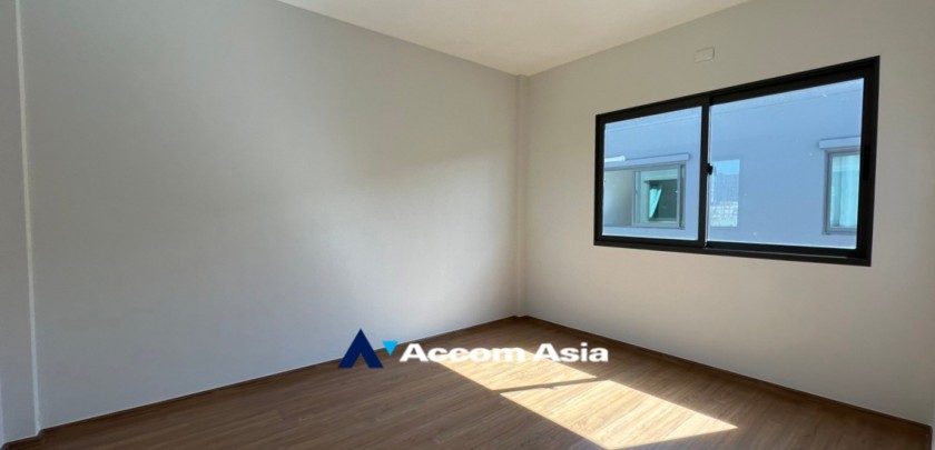 8  3 br Townhouse For Sale in Samutprakan ,Samutprakan  at House AA33199
