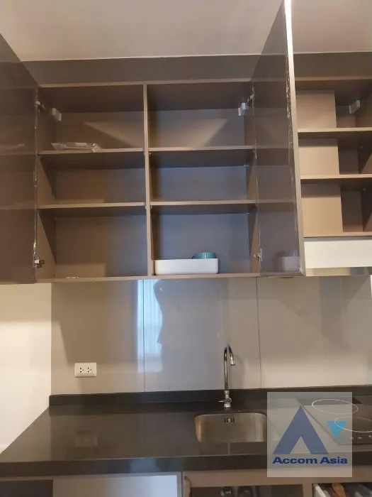 unit 2 Bedrooms  Condominium For Rent in Phaholyothin, Bangkok  near ARL Makkasan - MRT Rama 9 (AA33212)